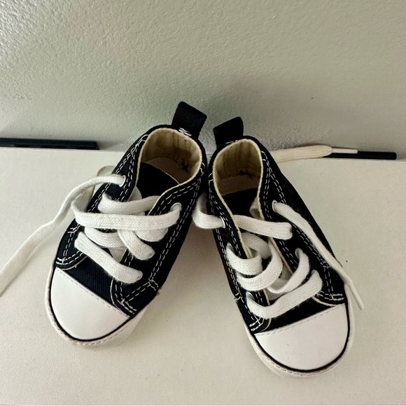 Converse all star size 2 kids baby toddler infant black shoes - Picture 2 of 4